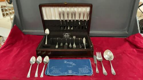 NORTHUMBRIA STERLING CUTLERY SET W/ FEW MISC. SILVER PLATE PIECES IN PACIFIC SILVERCLOTH WOODEN CASE