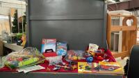 BOX OF ASSORTED TOYS - TRANSFORMERS BUILDING SET, (4) COLOURING BOOKS, METAL AIRPLANES, VINTAGE HOCKEY PLAYERS FOR TABLE TOP HOCKEY, CONSTRUCTION TOY SET, SCIENCE CRAFTS, BAG OF ASSORTED BALLS, PJ MASKS BRACELET