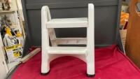 PLASTIC FOLDING STOOL - 2 STEP
