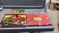 VINTAGE MECCANO BOX WITH SOME PIECES