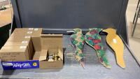 FLAT W/USED DOOR KNOBS AND (3)BIRD WOOD DECOR PIECES