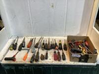 SHOP BOX OF MIXED SCREWDRIVERS