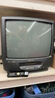 SANSUI 19&rdquo; OLD STYLE TV W/ BUILT IN VHS PLAYER & REMOTE
