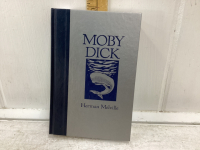 MOBY DICK HARDCOVER BOOK