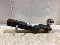 BALL HITCH
