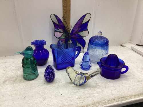 COLOURED GLASS DECOR PIECES