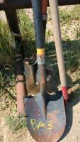Hoe and 2 Shovels Bundle