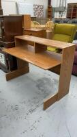 DESK UNIT