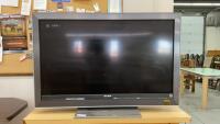 SONY BRAVIA 45&rdquo; FLAT SCREEN TV ON STAND - HAS REMOTE