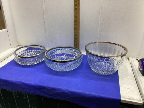 3 GLASS BOWLS WITH METAL RIM