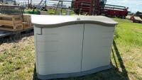 RUBBERMAID CUSHION STORAGE BIN
