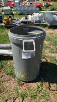 Rubbermaid Bin