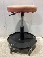 CNN SHOP STOOL