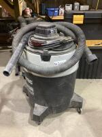 SHOP-VACUUM 8 GALLON