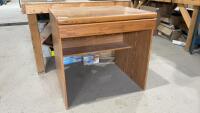 SMALL DESK W/ PULL-OUT KEYBOARD TRAY