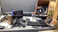 BOX OF ASSORTED ELECTRONICS - DIGITAL SCREEN, KEYBOARD, SPEAKERS