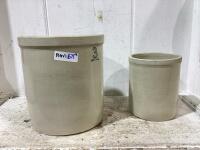 (2) CROCKS NO BRAND
