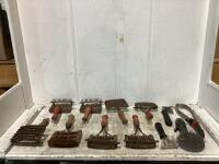 SHOP BOX OF HORSE COMBS