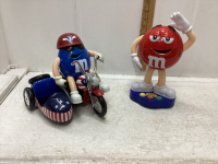 M + M DISPENSERS