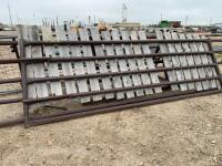 Bundle of two pipe gates