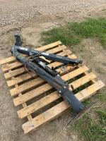 Thousand pound hydraulic truck hoist