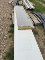 Lift of insulated door panel
