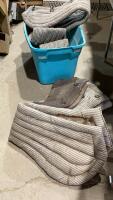 TOTE W/(7) COLLAR PADS