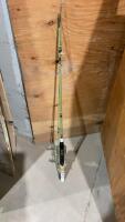 GREEN HORNET FISHING ROD W/ CHROMICA REEL