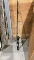 RHINO FISHING ROD W/ GENESIS REEL