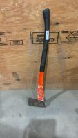 AXE W/ FIBREGLASS HANDLE