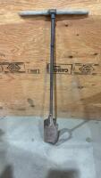 MANUAL POST HOLE DIGGER