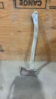 AXE W/ SHORT HANDLE