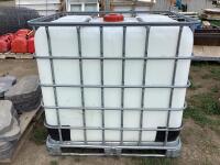 900 lt Poly Tank in Metal Crib ( Non Potable )