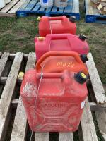 PALLET OF MIXED JERRY CANS 4PCS