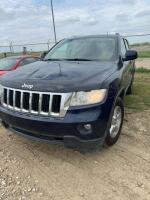 2013 Jeep grand Cherokee Laredo 4 x 4