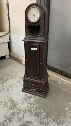 BATTERY OPERATED FLOOR CLOCK W/ PENDULUM
