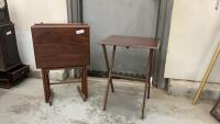 (4) WOODEN TV TRAYS IN A CADDY