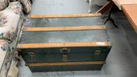 VINTAGE TRAVEL TRUNK