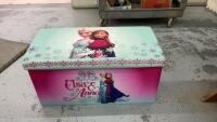 &ldquo;FROZEN&rdquo; TOY CHEST