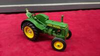 JOHN DEERE ERTL TRACTOR W/ DRIVER