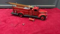 METAL CHEVROLET DI-CAST FIRE TRUCK