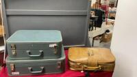 (3) VINTAGE SUITCASES -