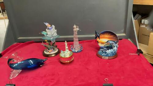 BOX OF ASSORTED GLASSWARE - DOLPHINS