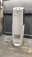 HONEYWELL &ldquo;QUIET CARE&rdquo; HUMIDIFIER