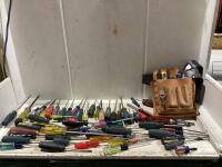 SHOP BOX OF ASSORTED MASTERCRAFT/POWER FIST SCREWDRIVERS&FLAT HEADS W/ TOOL BELT
