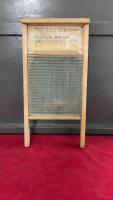 WESTERN BROOM & WOODENWARE WASHBOARD