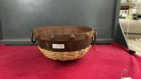 METAL BASKET W/ STRAW LIKE TWISTED ROPE DETAILING