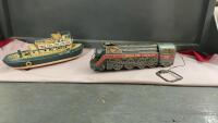 VINTAGE BATTERY OPERATED TIN TOYS