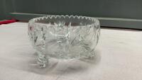SMALL 3-LEGGED PINWHEEL CRYSTAL BOWL W/ RIDGED RIM