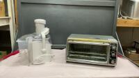 JUICEMAN JUICER W/ A HAMILTON BEACH TOASTER OVEN